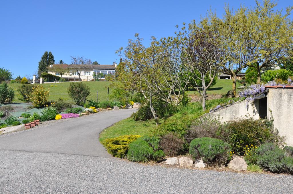 La Bergerie Bed & Breakfast Pollionnay Exterior photo